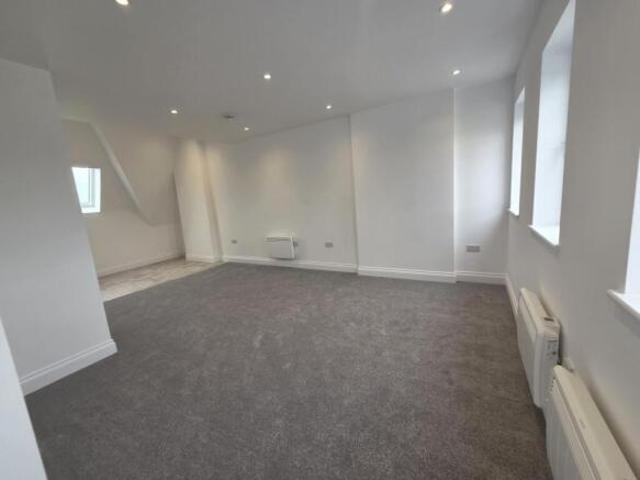 Flat for rent in East Sheen, Greater London