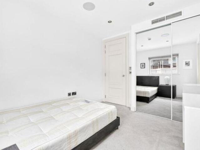 Flat for rent in Bridge, The Bridge