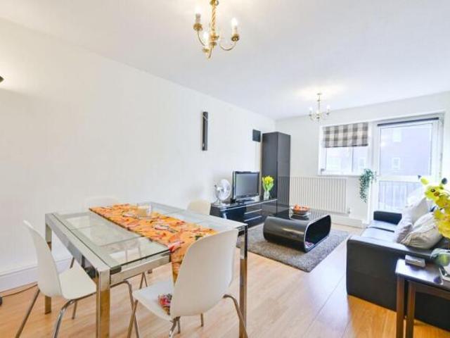 Flat for rent in Cat Hill