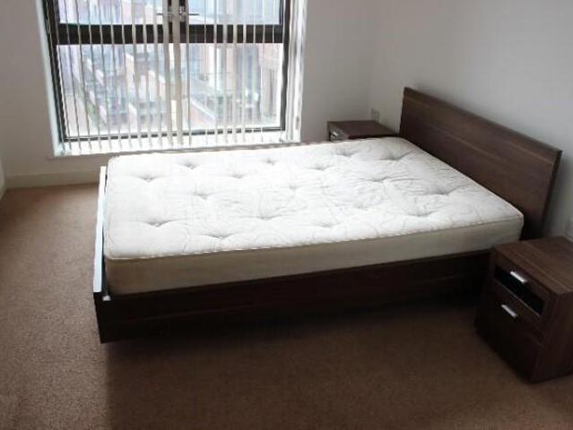 Flat for rent in Cat Hill, England