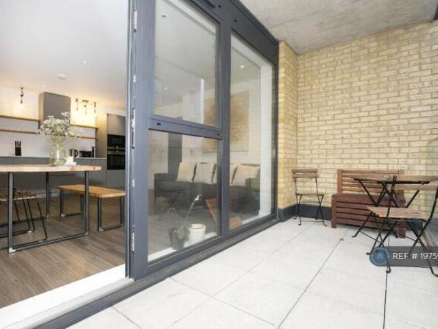 Flat for rent in Cat Hill