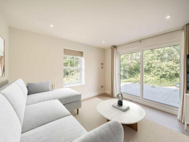 Flat for rent in Chiswick, Greater London