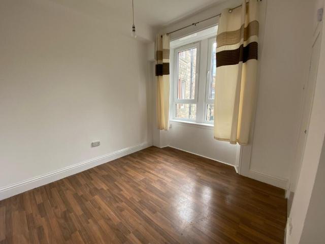 Flat for rent in Ibroxholm, Ibrox