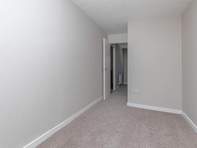Flat for rent in Huddersfield, West Yorkshire
