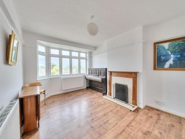 Flat for rent in South Lane, West Yorkshire