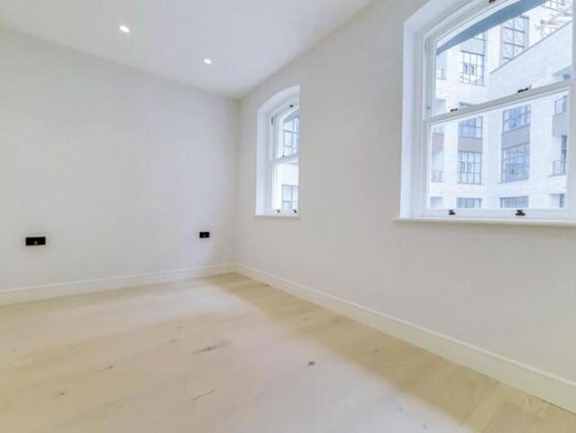 Flat for rent in Cat Hill