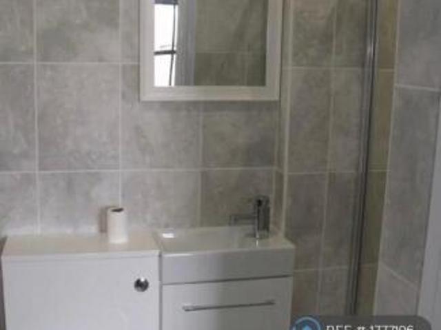 Flat for rent in Cat Hill