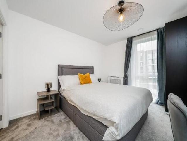 Flat for rent in Cat Hill