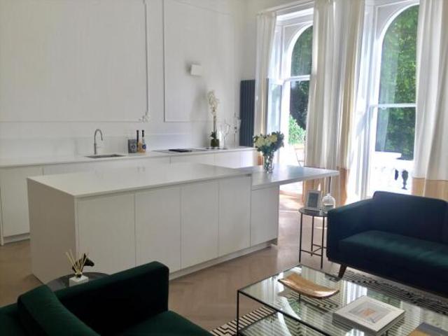 Flat for rent in Cat Hill
