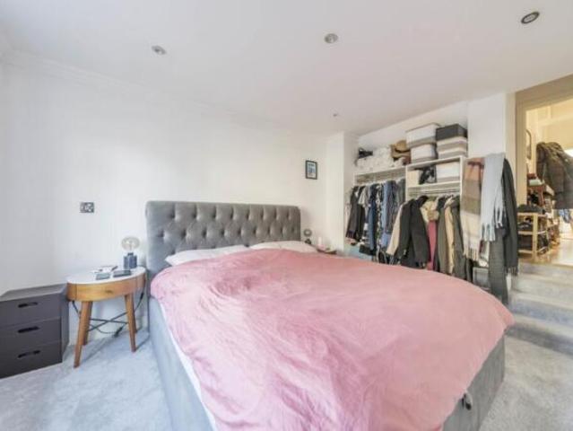 Flat for rent in Cat Hill