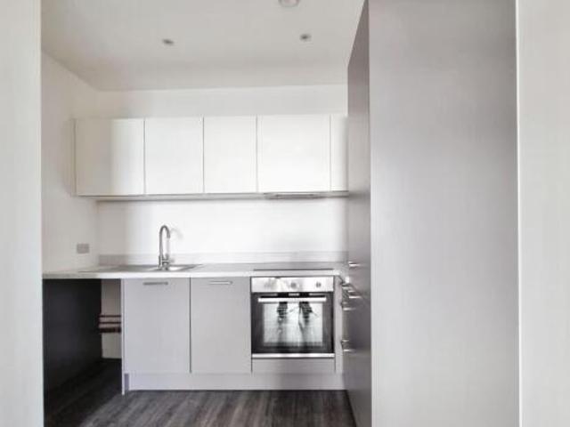 Flat for rent in Lee Bank, Greater Manchester