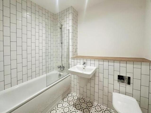 Flat for rent in Lee Bank, Greater Manchester