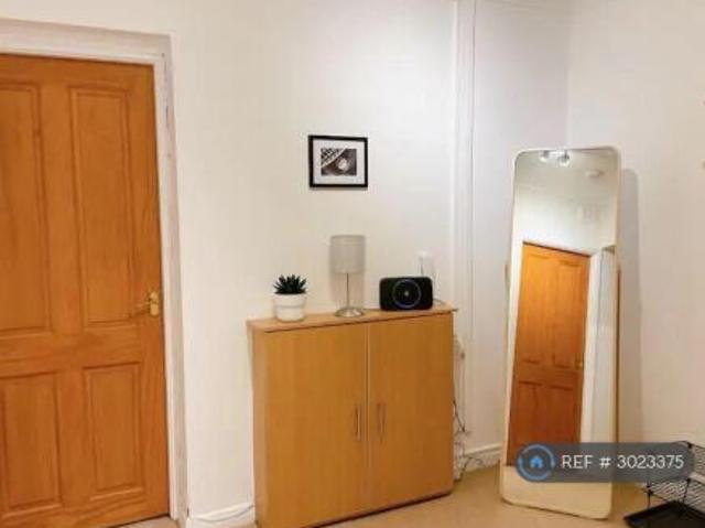 Flat for rent in Cat Hill