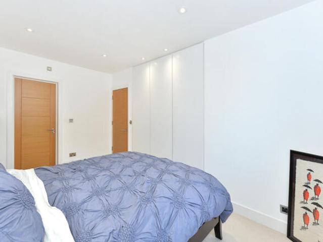 Flat for rent in Cat Hill