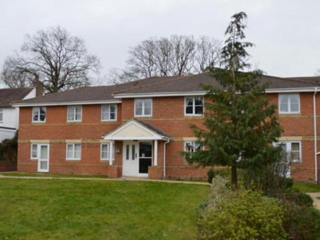 House for rent in Three Bridges, Glynde
