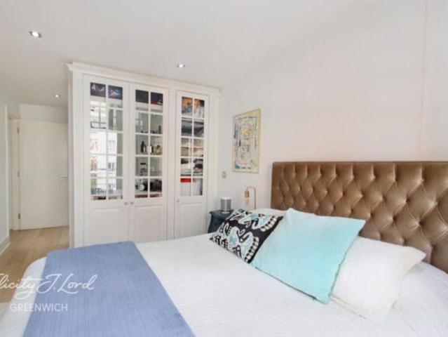Flat for rent in Thames View, Greater London