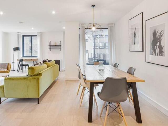 Flat for rent in Cat Hill