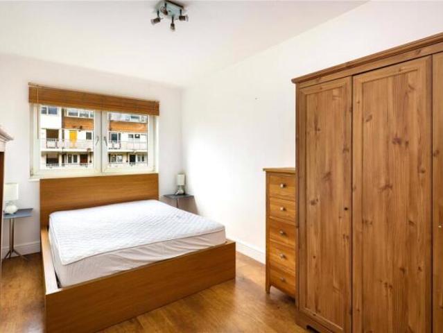 Flat for rent in Cat Hill