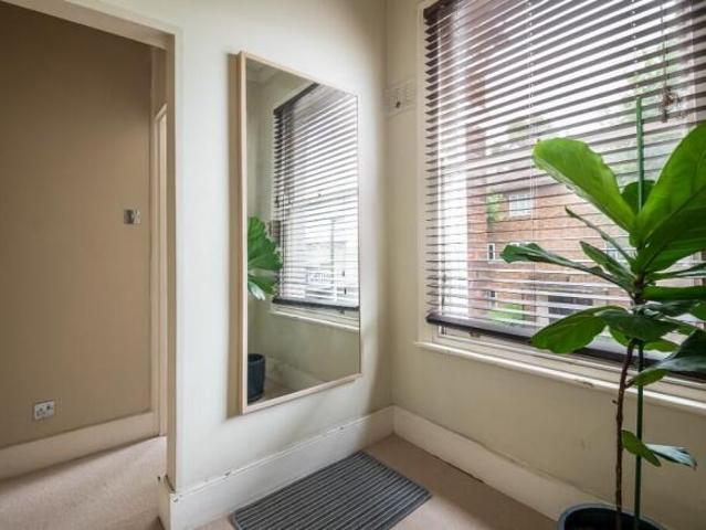 Flat for rent in Cat Hill