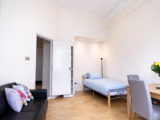 Flat for rent in Cat Hill