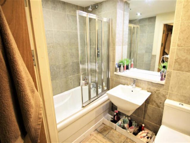 Flat for rent in Headingley Hill, Headingley