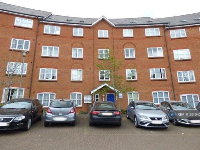 Flat for rent in Bedford