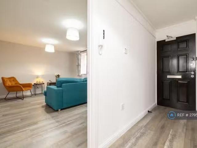 House for rent in Green Close, Warwickshire