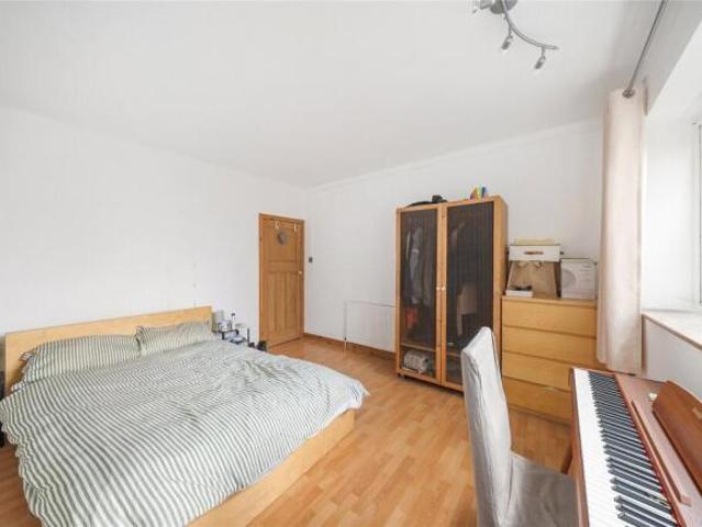 Flat for rent in Cat Hill