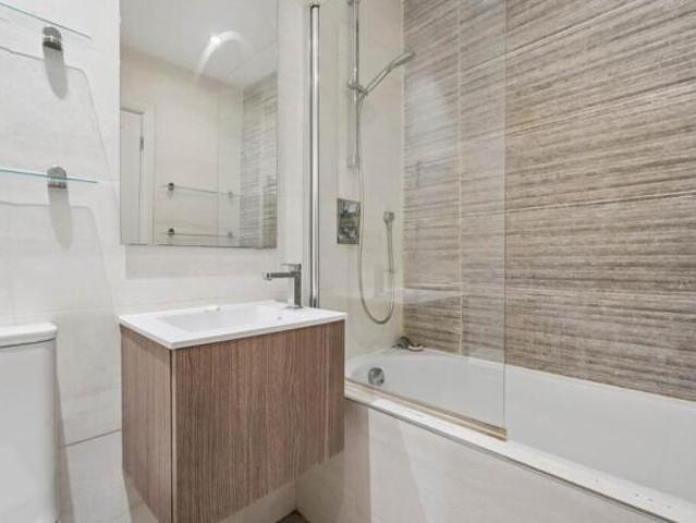 Flat for rent in Herne Hill, Greater London
