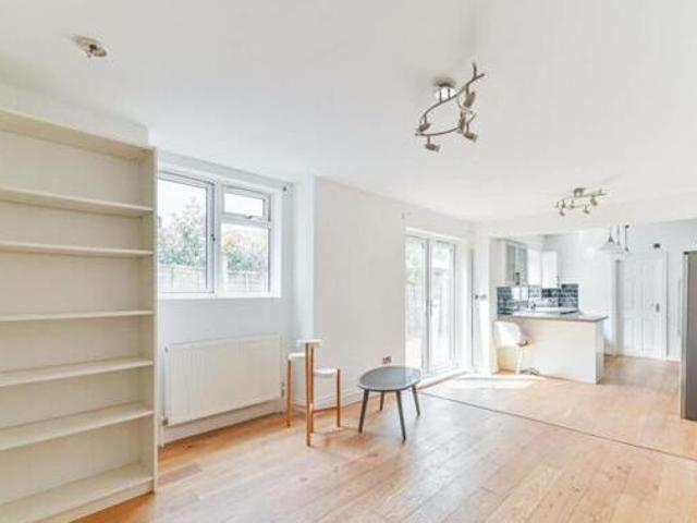 House for rent in Surrey