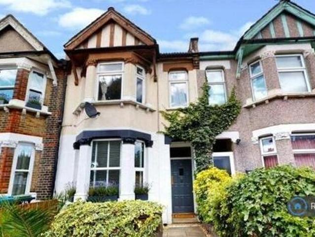 House for rent in Surrey