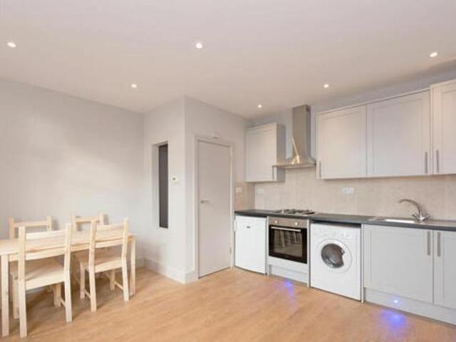 House for rent in Surrey