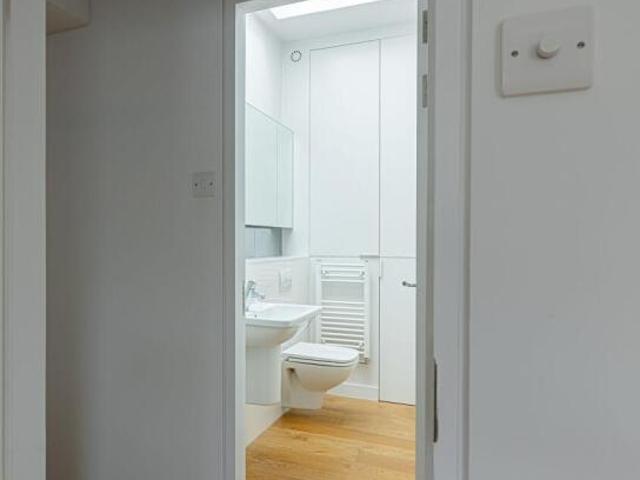 Flat for rent in Cat Hill