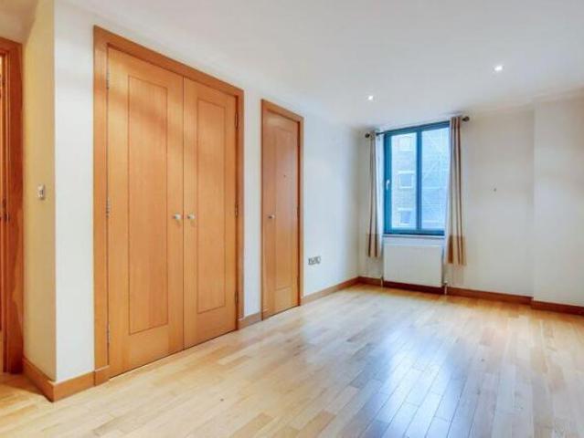 Flat for rent in Cat Hill