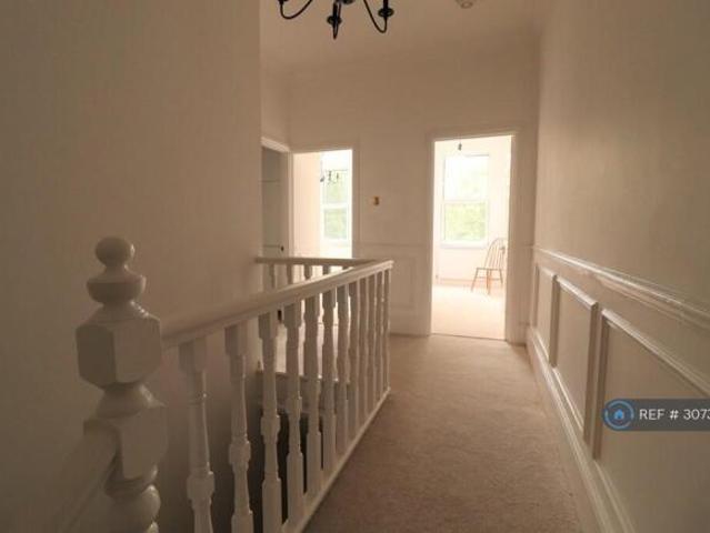 Flat for rent in Cat Hill, England