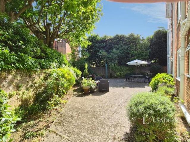 Flat for rent in Eastbourne, East Sussex