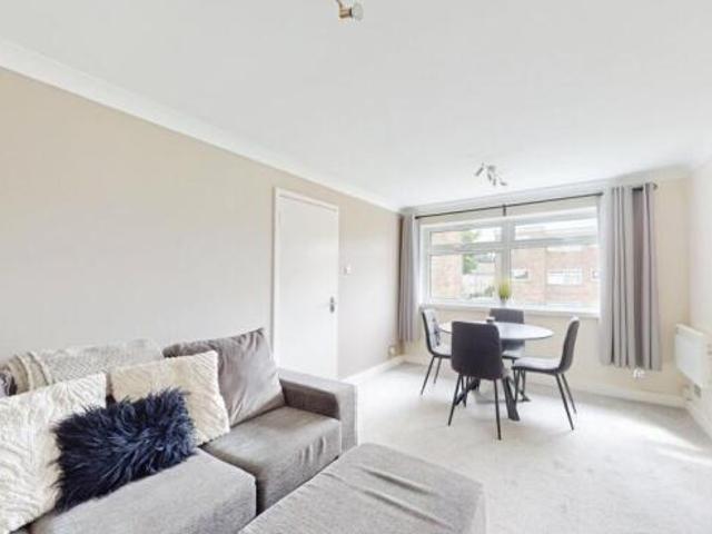 Flat for rent in Falcon Lodge, Wales