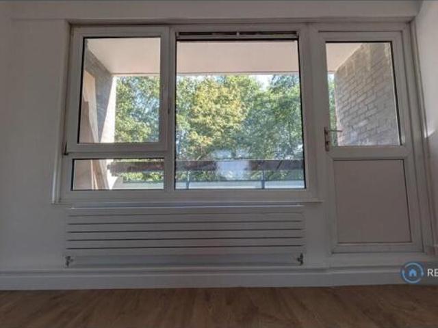 Flat for rent in Cat Hill