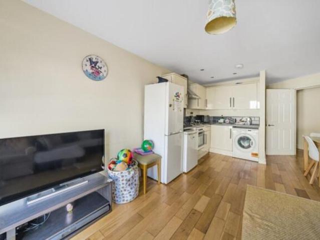 Flat for rent in Cat Hill