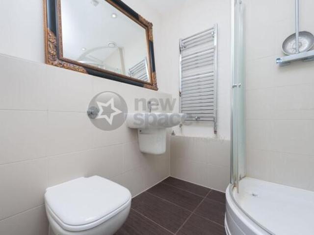 Flat for rent in Cat Hill