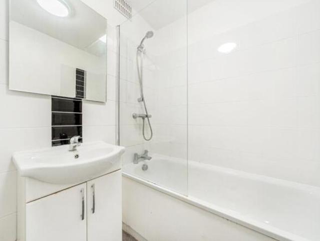 Flat for rent in Cat Hill