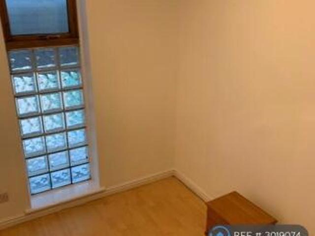 Flat for rent in Cat Hill