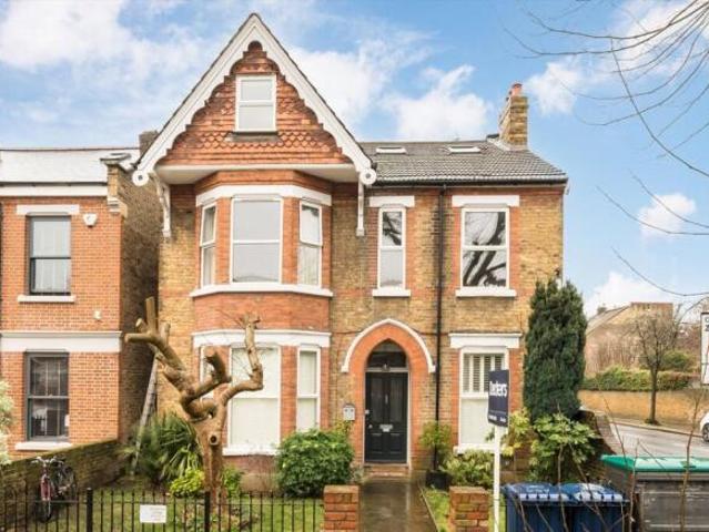 Flat for rent in Greater London