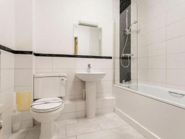 Flat for rent in Cat Hill