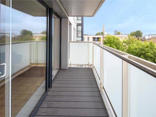 Flat for rent in Cat Hill