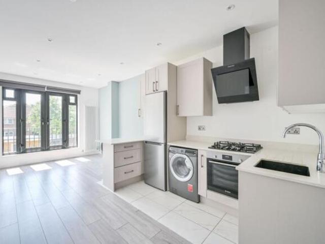 Flat for rent in Cat Hill