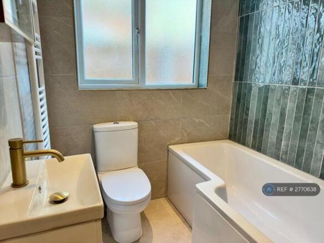 Flat for rent in Cat Hill