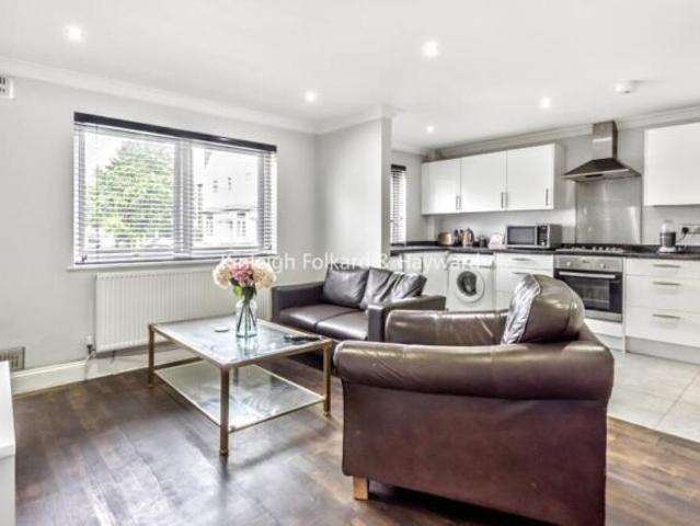 Flat for rent in Cat Hill, England