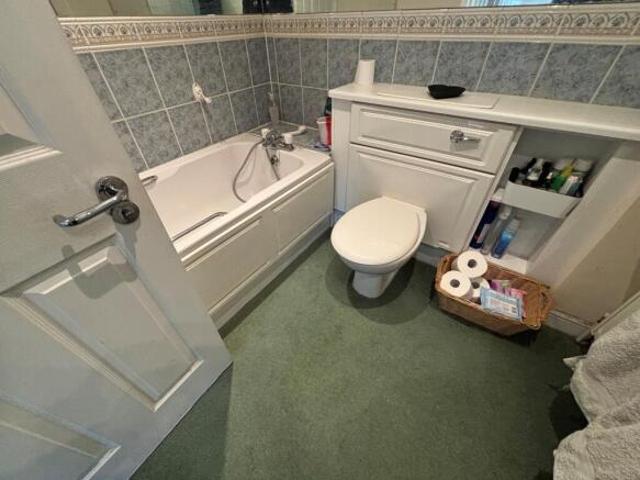 Flat for rent in Upminster, Greater London