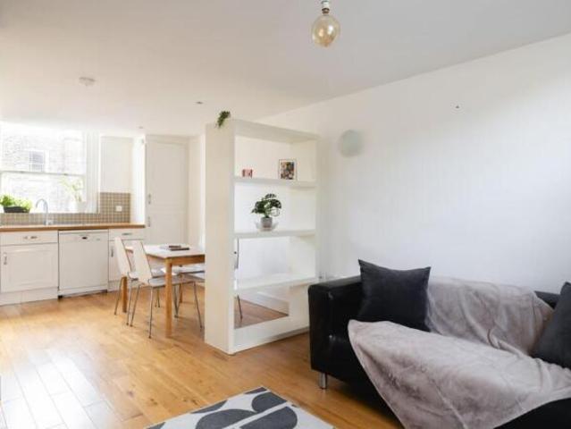 Flat for rent in Cat Hill